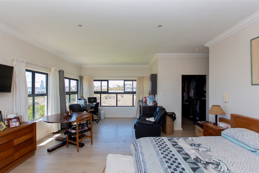 5 Bedroom Property for Sale in Myburgh Park Western Cape